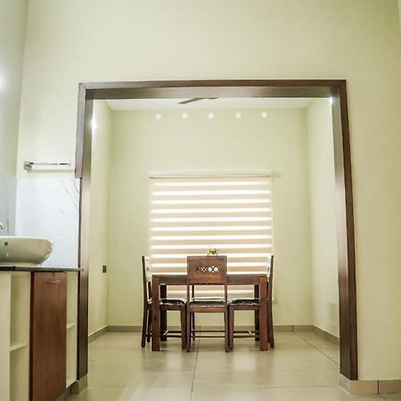 Zennova Furnished Apartment Alappuzha Buitenkant foto