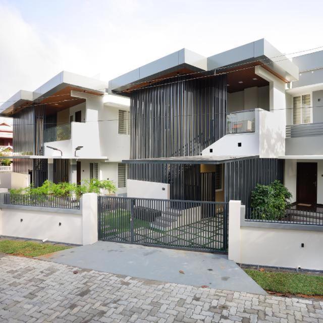 Zennova Furnished Apartment Alappuzha Buitenkant foto